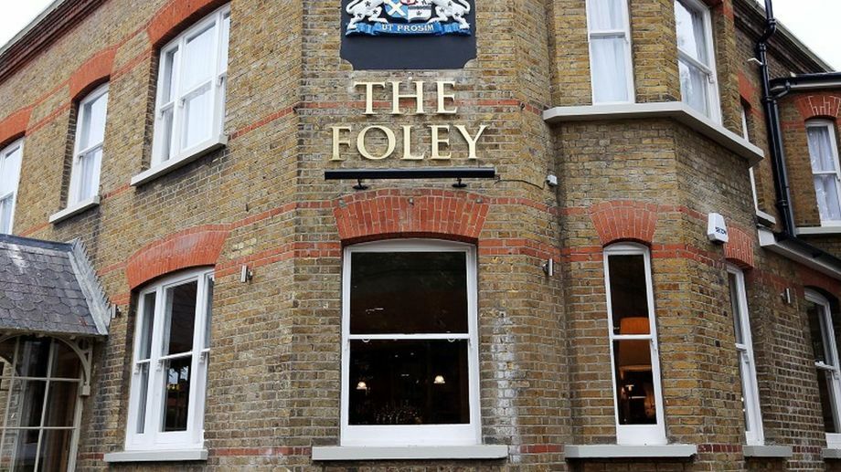 ホテル ザ フォーリー Claygate エクステリア 写真